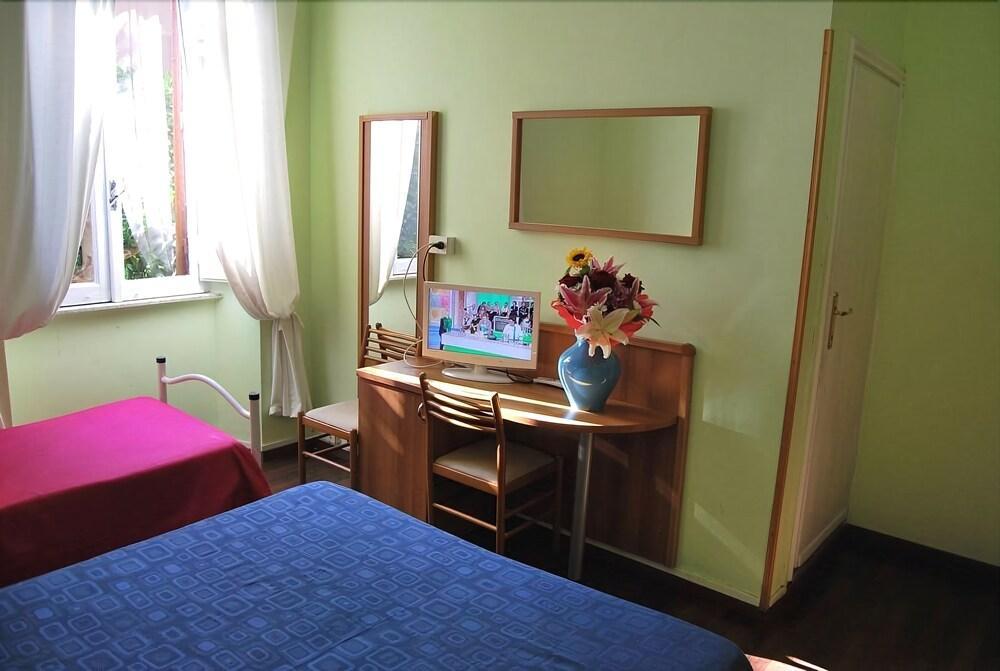 Lodi Hotel